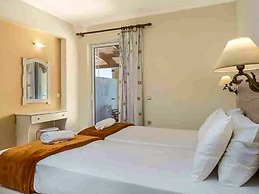 Manousis ApartHotel