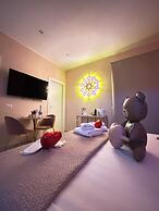 Roses Suite & Apartments