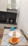 Roses Suite & Apartments