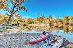 1BR Dog-friendly Lakefront Cabin w/ Canoes