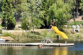 1BR Dog-friendly Lakefront Cabin w/ Canoes