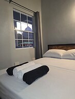 Upstairs Apartment with Piton View