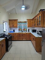Upstairs Apartment with Piton View