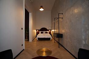 Maroon & Moss Residence