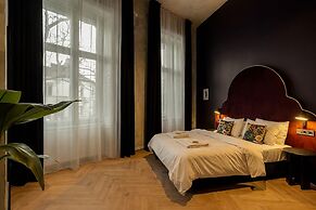 Maroon & Moss Residence