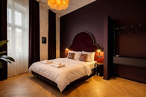Maroon & Moss Residence