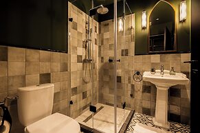 Maroon & Moss Residence
