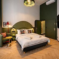 Maroon & Moss Residence