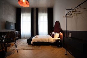 Maroon & Moss Residence