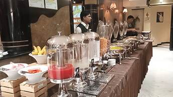 Rajhans Hotel