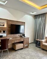 Huxton Hotel