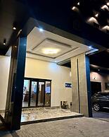 Huxton Hotel