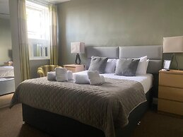 The Oaks Hotel