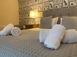 The Oaks Hotel