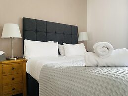 The Oaks Hotel