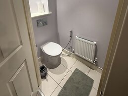 14 Becket Close