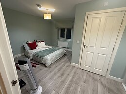14 Becket Close