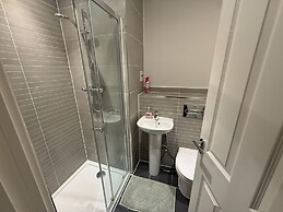 14 Becket Close