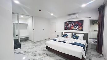 The Ocean Pearl Suites