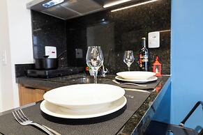 Modern with Air Conditioning and Pool
