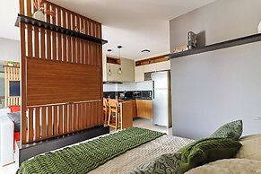 Studio Pet Friendly c Garagem e Varanda no Centro