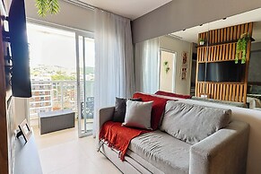 Studio Pet Friendly c Garagem e Varanda no Centro