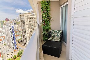 Studio Pet Friendly c Garagem e Varanda no Centro