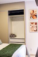 Studio Pet Friendly c Garagem e Varanda no Centro