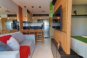 Studio Pet Friendly c Garagem e Varanda no Centro