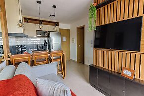 Studio Pet Friendly c Garagem e Varanda no Centro