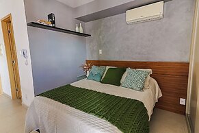 Studio Pet Friendly c Garagem e Varanda no Centro