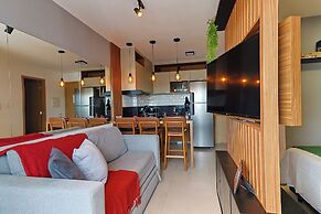 Studio Pet Friendly c Garagem e Varanda no Centro