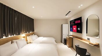 Hotel Brown Dot