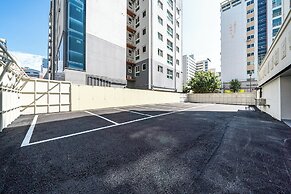 Hotel Brown Dot