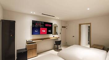 Hotel Brown Dot