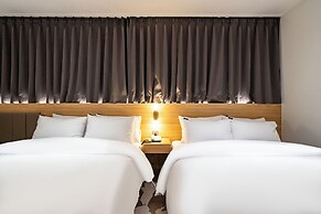 Hotel Brown Dot