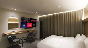Hotel Brown Dot