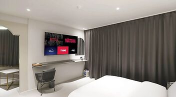 Hotel Brown Dot