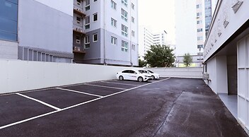 Hotel Brown Dot