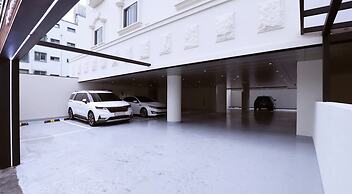 Hotel Brown Dot