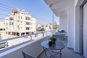 Hazel 2-BR Apt. & Balcony in Larnaca