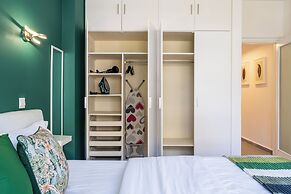 Oracle 2-BR Apt. & Balcony in Larnaca