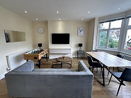 Mayfield Escape - Stylish Two Bed Apartment