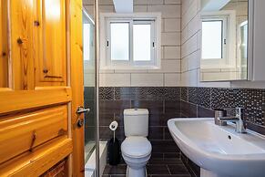 Jayde 2-BR Apt. & Balcony in Larnaca