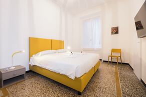 Airy 5BR Flat with Balcony - Old Town