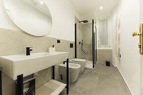 Airy 5BR Flat with Balcony - Old Town
