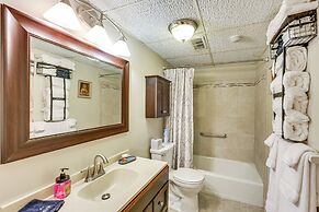 Walk to Shops & Eats: Apt in Downtown Elizabeth