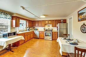 Walk to Shops & Eats: Apt in Downtown Elizabeth