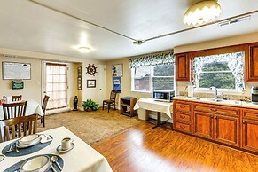 Walk to Shops & Eats: Apt in Downtown Elizabeth