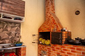Casa com Piscina e Churrasqueira no Parque Cuiab